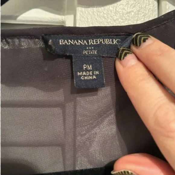 EUC Banana Republic Petite Medium Top - Picture 2 of 2